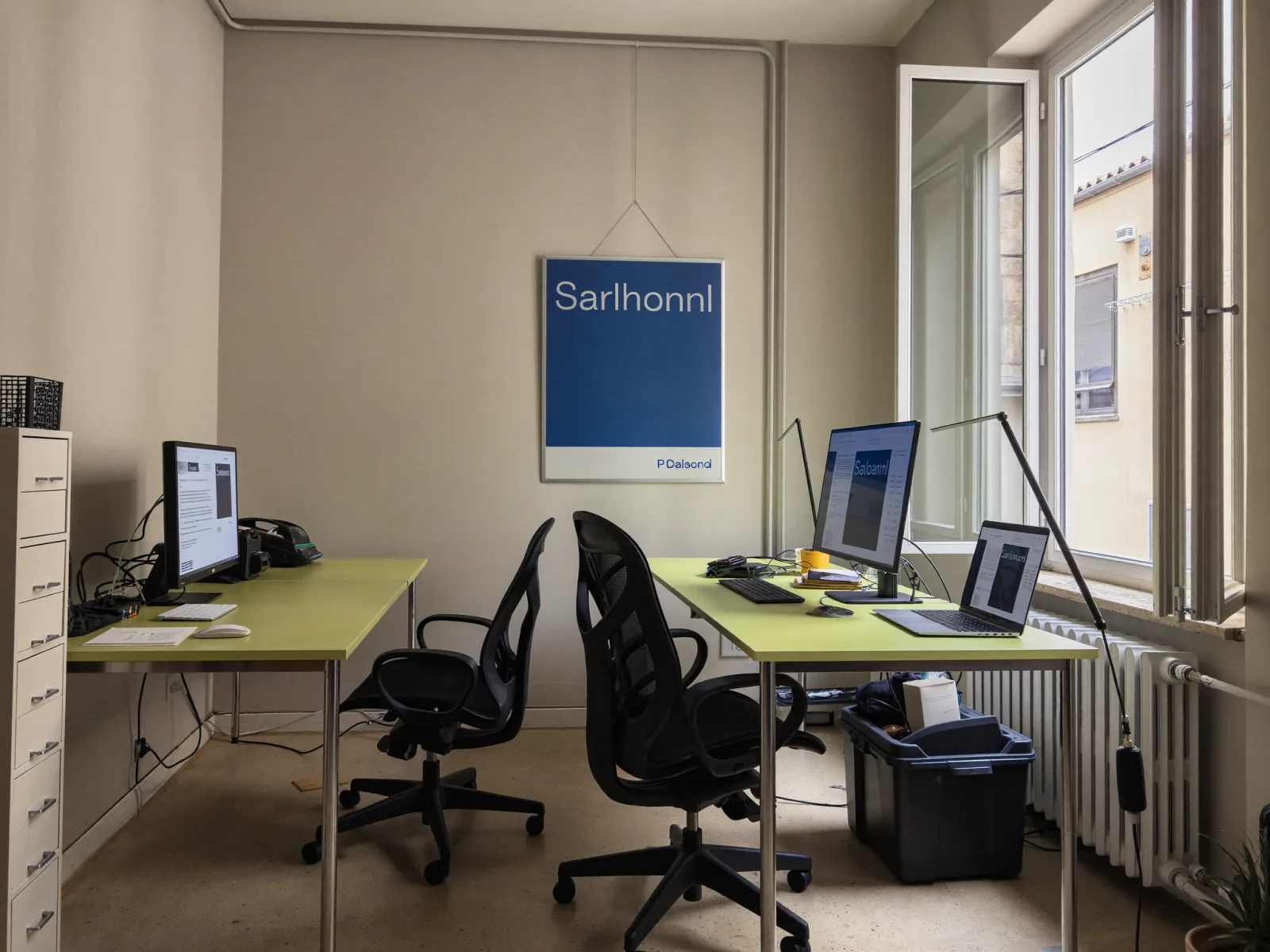 PLACEHOLDER — Oficina petita (substituir per foto real)